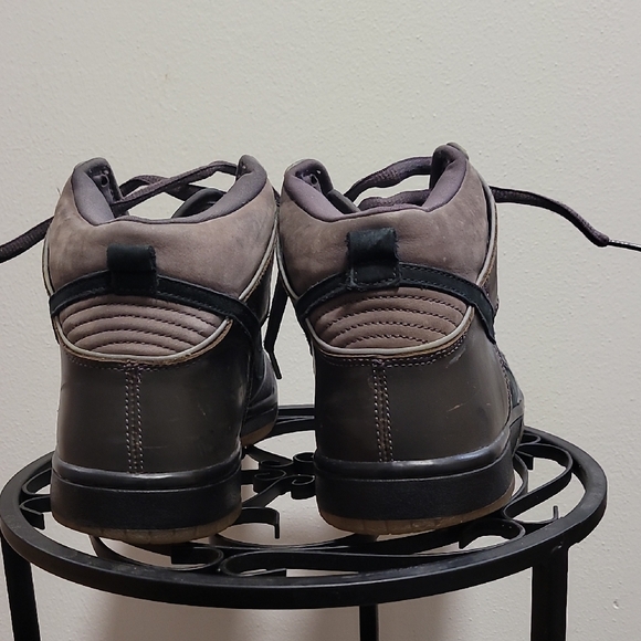 Nike SB "MF DOOM" High-Top Sneakers - Picture 4 of 6